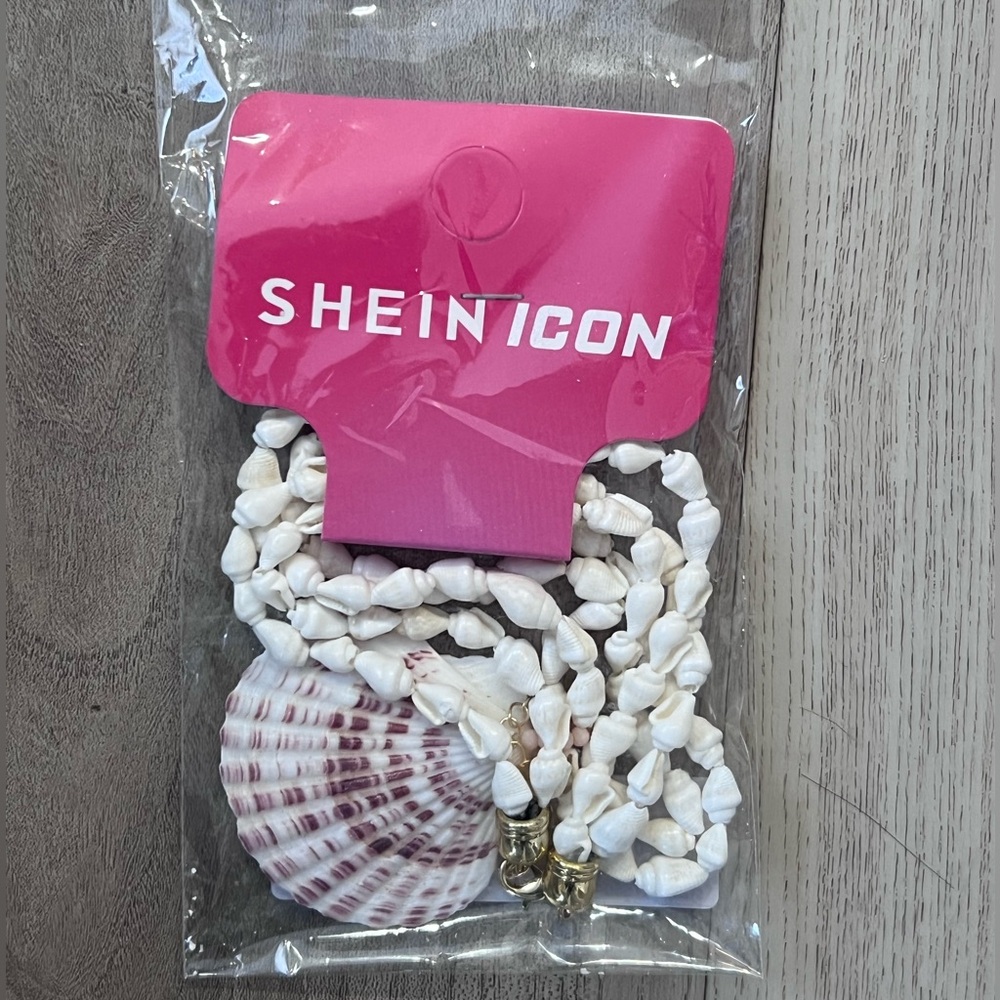 Shelll Pendant Necklace NWT  boho Beachy Womens - Picture 4 of 4